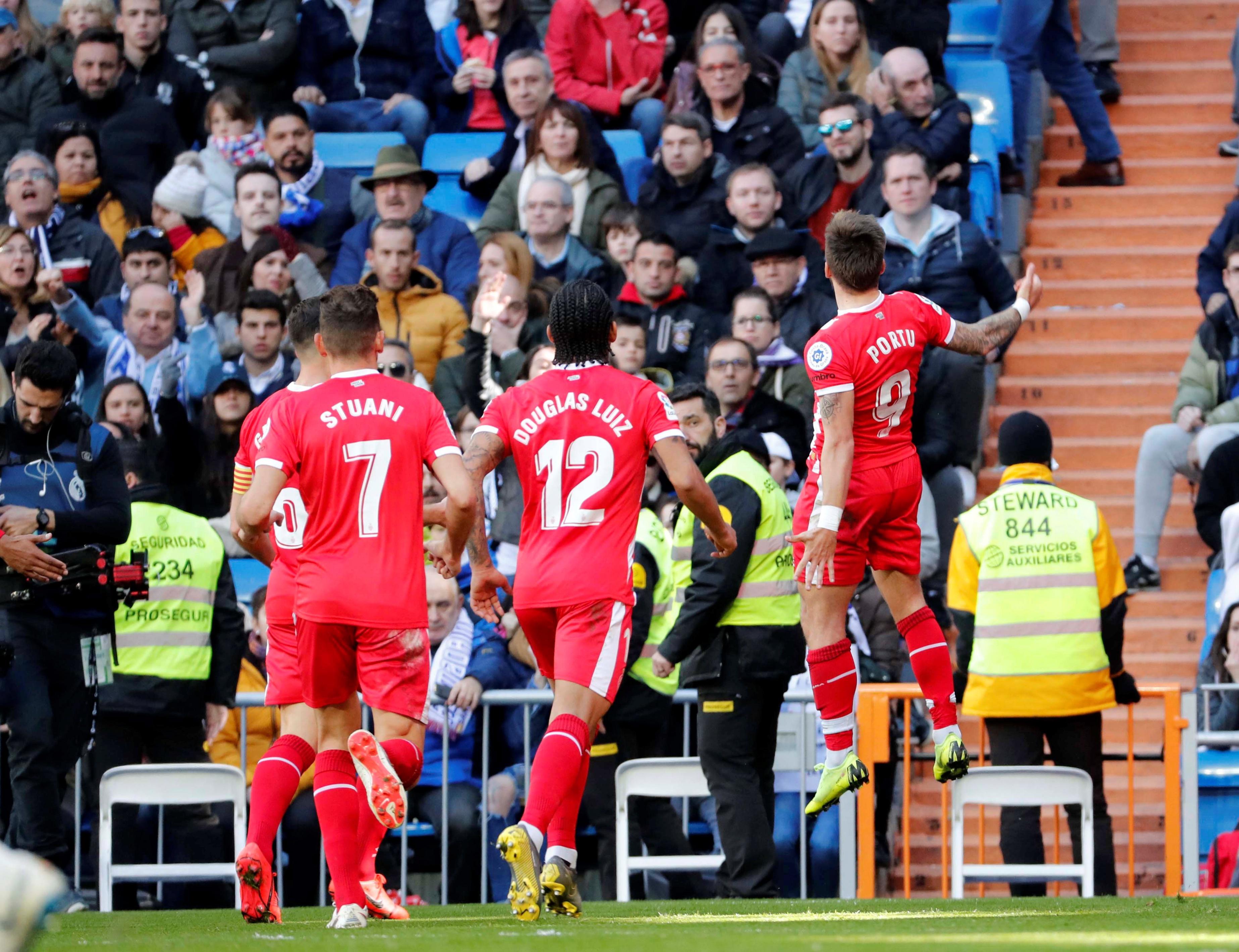 山东VS首钢势如破竹！邱彪四外援全力冲冠，许利民缺兵少将难抵挡.